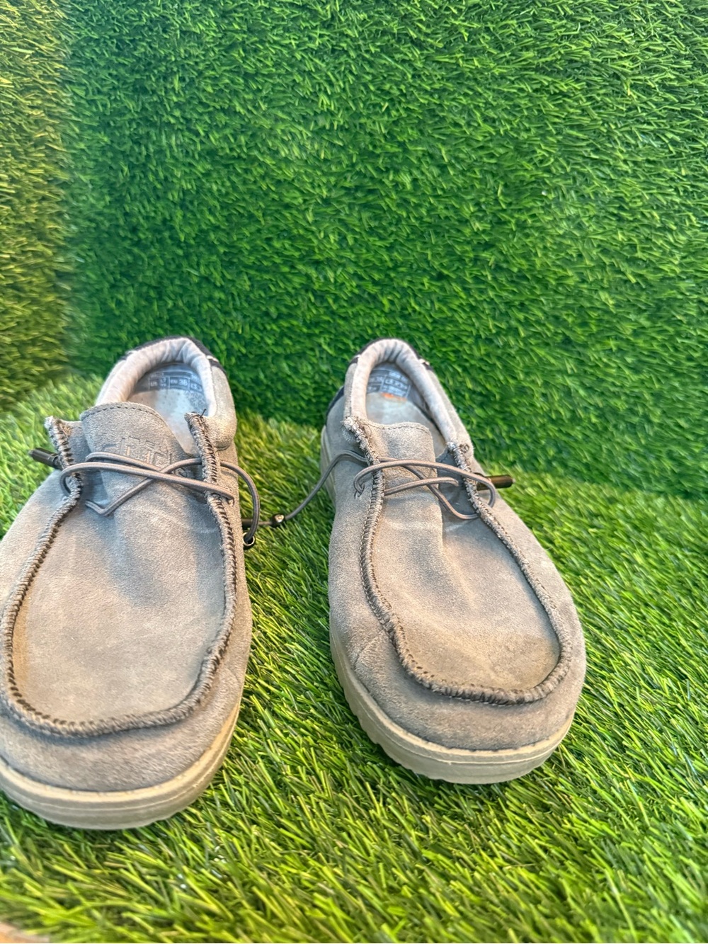 Hey Dude unisex Casual gray canvas Moc Toe slip on navy corduroy heel w7. Youth6
